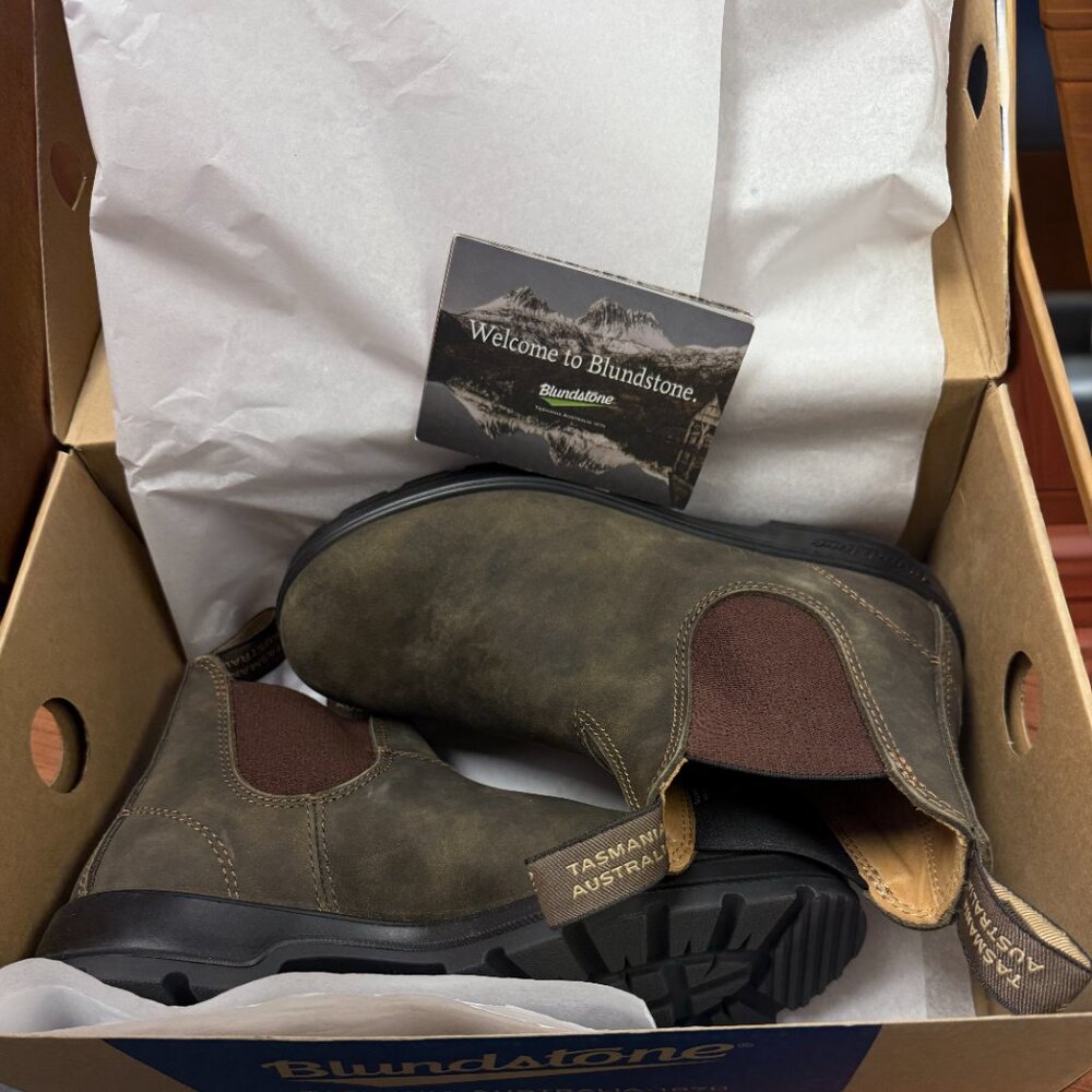 NIB Blundstone 585 Boot in Rustic Brown NWT - image 3